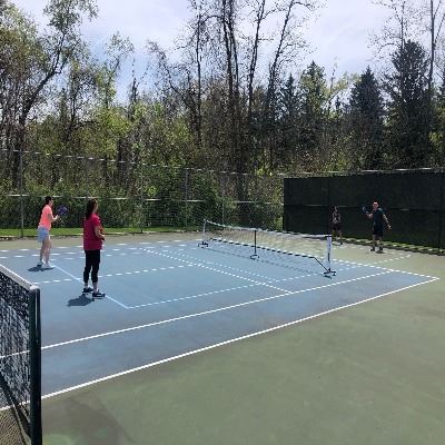 outdoor pickleball court